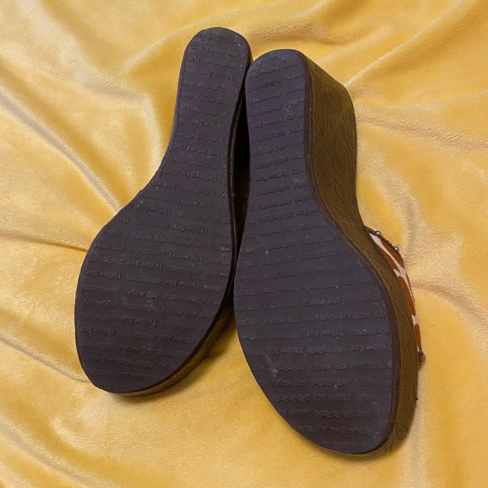 Yellow box Giraffe print leather upper wedge